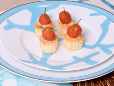 Volovanes de morcilla y queso de cabra con tomate cherry caramelizado 